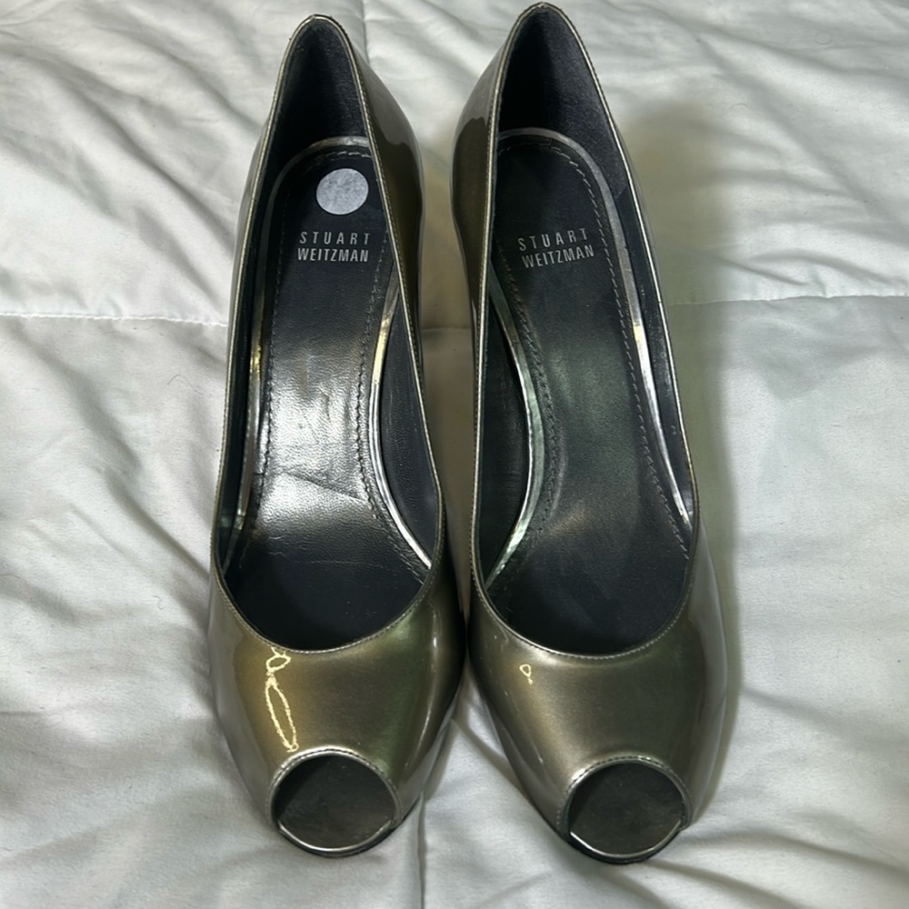 Womens Stuart Weitzman pumps. Size 9.5. Metallic olive green color.